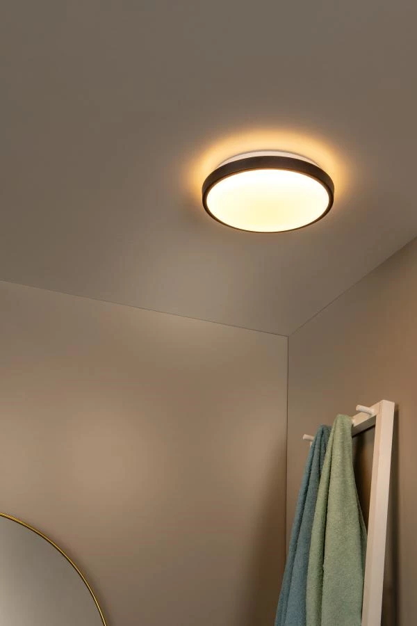 Lucide DASHER - Plafonnier Salle de bains - Ø 29,3 cm - LED - 1x12W 2700K - IP44 - Détecteur De Mouvement - Noir - ambiance 1